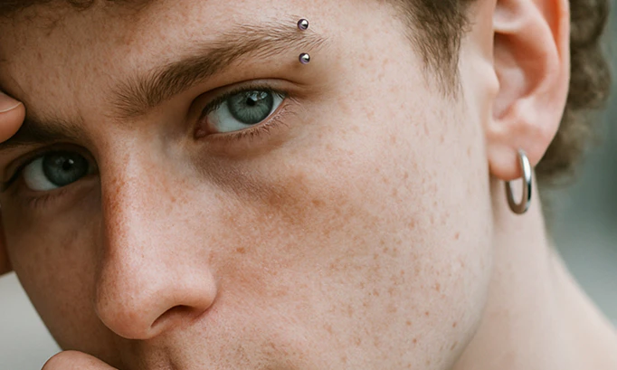 Joias para piercing na sobrancelha