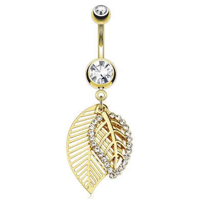 Umbigo piercing banhado a ouro com um pendente de folhas