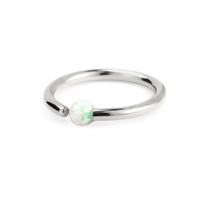 Argola com opala fixa