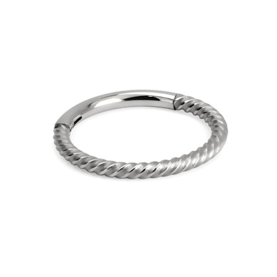 Argola com dobradiça em estilo torcido