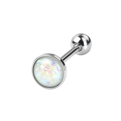 Língua piercing com uma pedra opala
