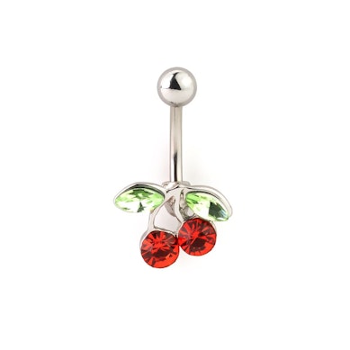Umbigo piercing com uma cereja vermelha