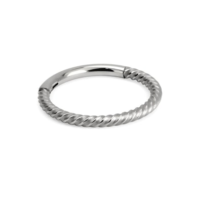 Argola com dobradiça em estilo torcido
