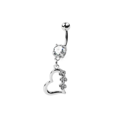 Umbigo piercing de titânio com um coração e brilhantes