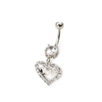 Umbigo piercing com coração de pedras e palavra "love"