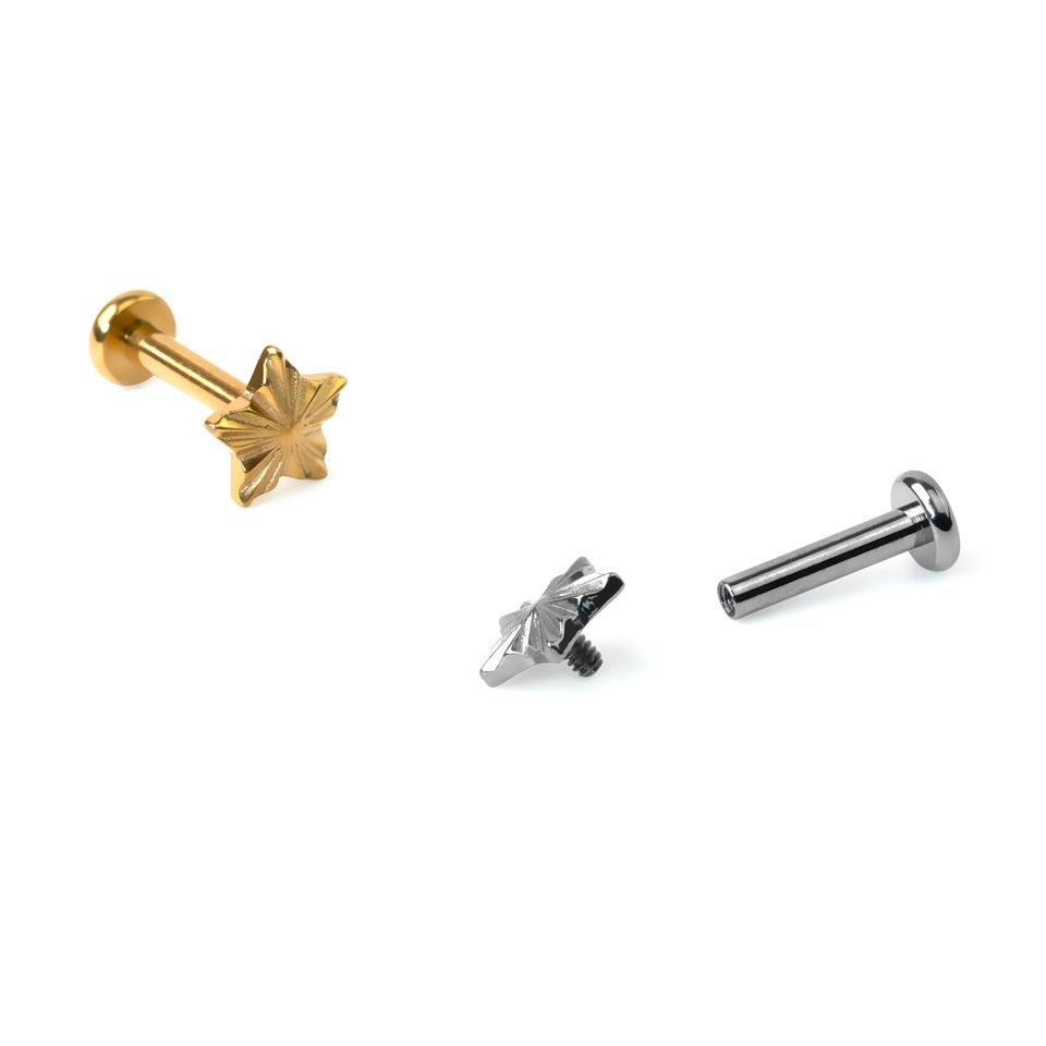 Labret de titânio em forma de estrela com textura
