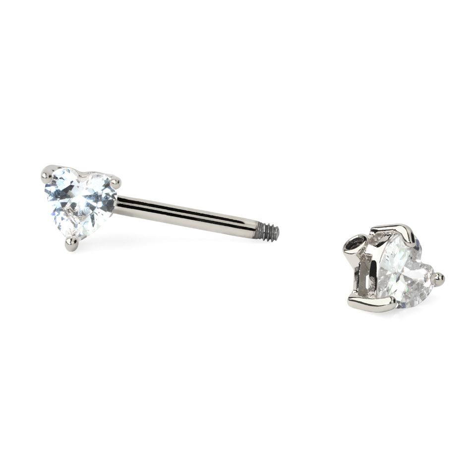 Mamilo piercing com zirconias em forma de coração