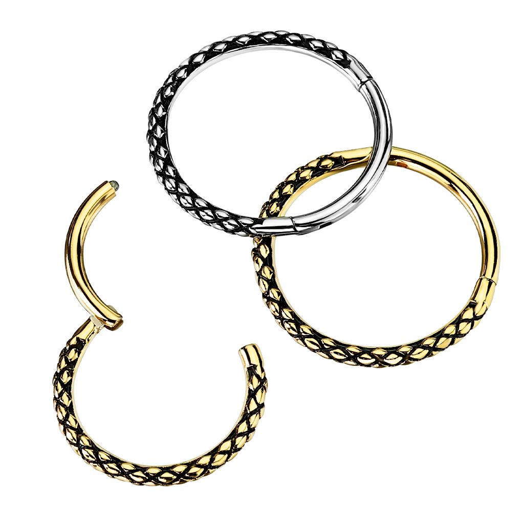 Argola articulada com design de pele de cobra