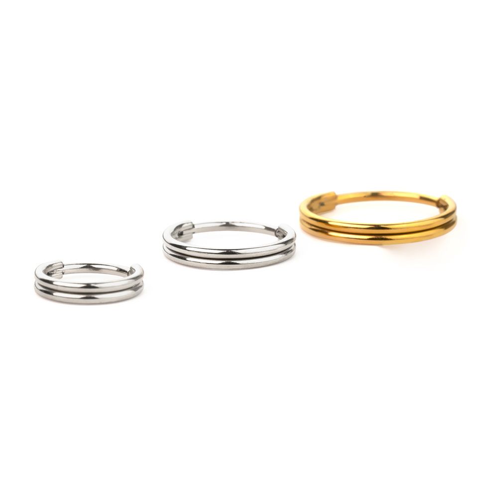 Argola articulada com efeito de argola dupla