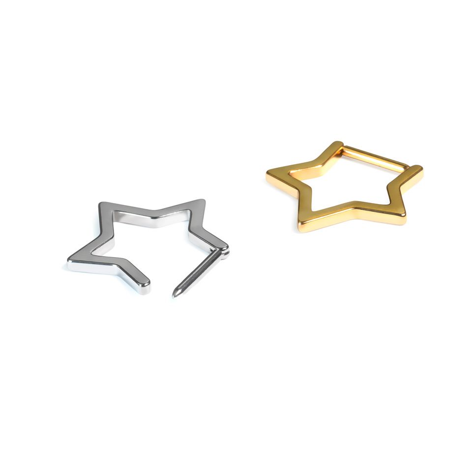 Argola articulada de titânio em forma de estrela