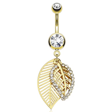 Umbigo piercing banhado a ouro com um pendente de folhas