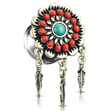 Plug com flor e penas penduradas