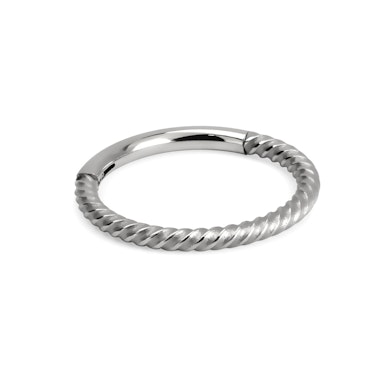 Argola com dobradiça em estilo torcido
