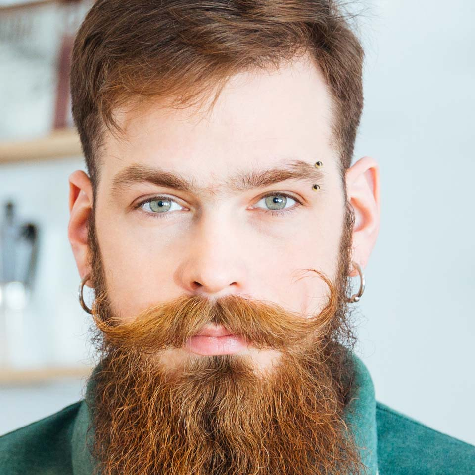 Barra curvada de ouro 14 quilates