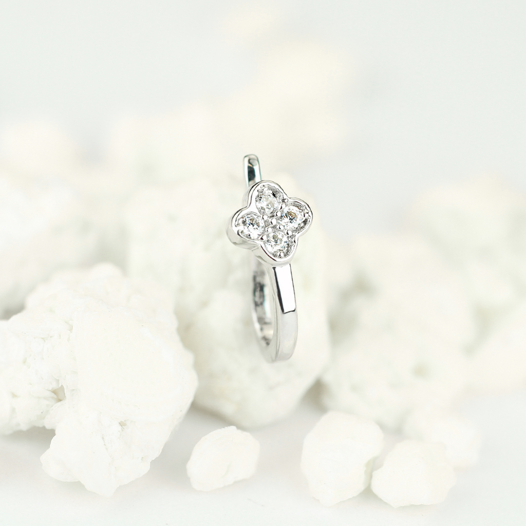 Nariz jóia falsa trevo de quatros folhas com zircónias