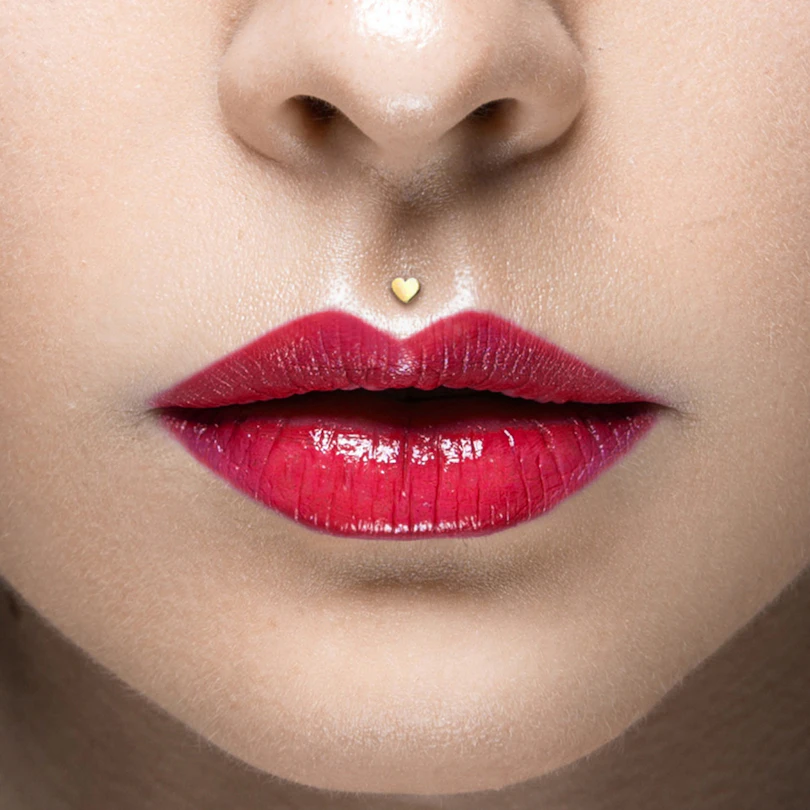 Labret em ouro 14 quilates com topo em forma de coração