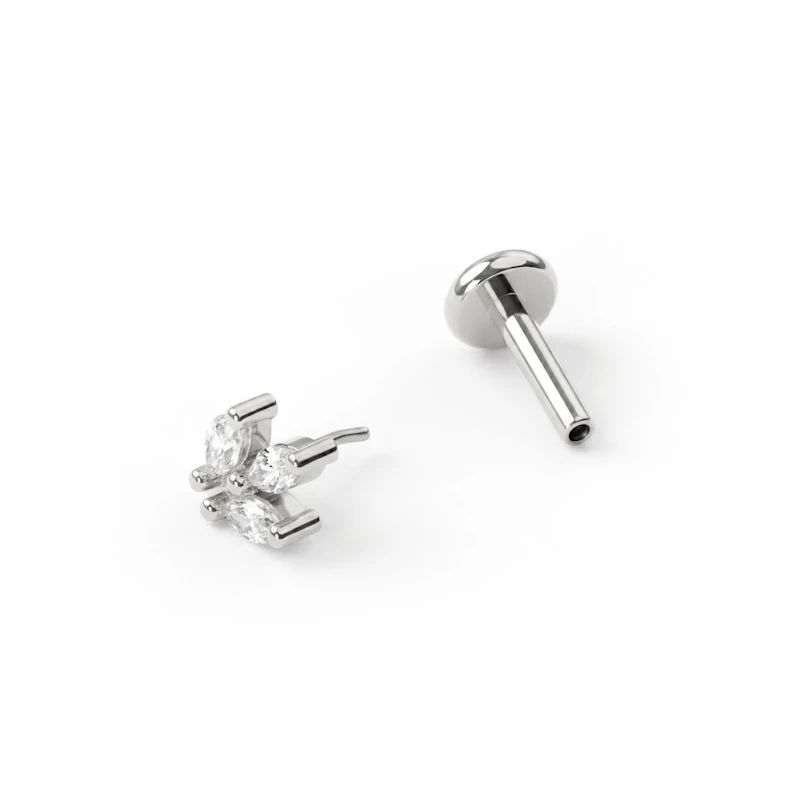 Labret de encaixe com pedras com corte de marquesa