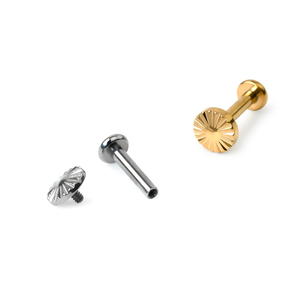 Deslumbrante labret em titânio com topo tipo diamante