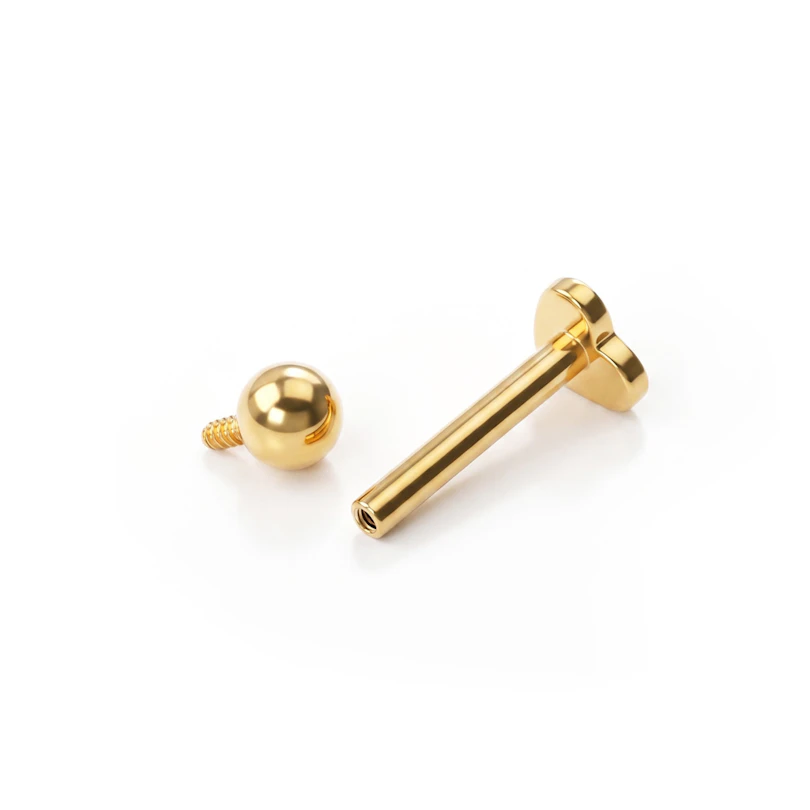 Labret em titânio com dois lados - coração plano na traseira