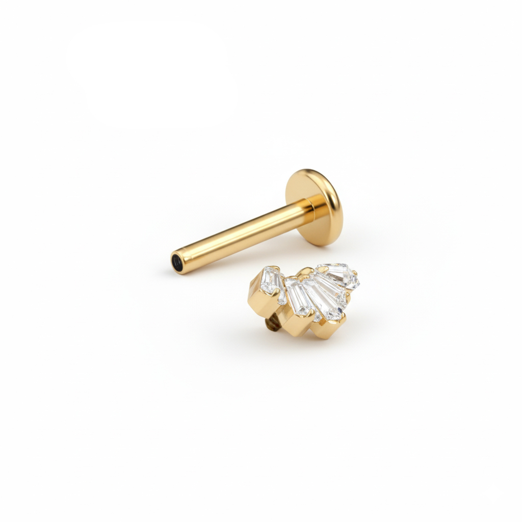 Labret em titânio com pedras com corte baguette