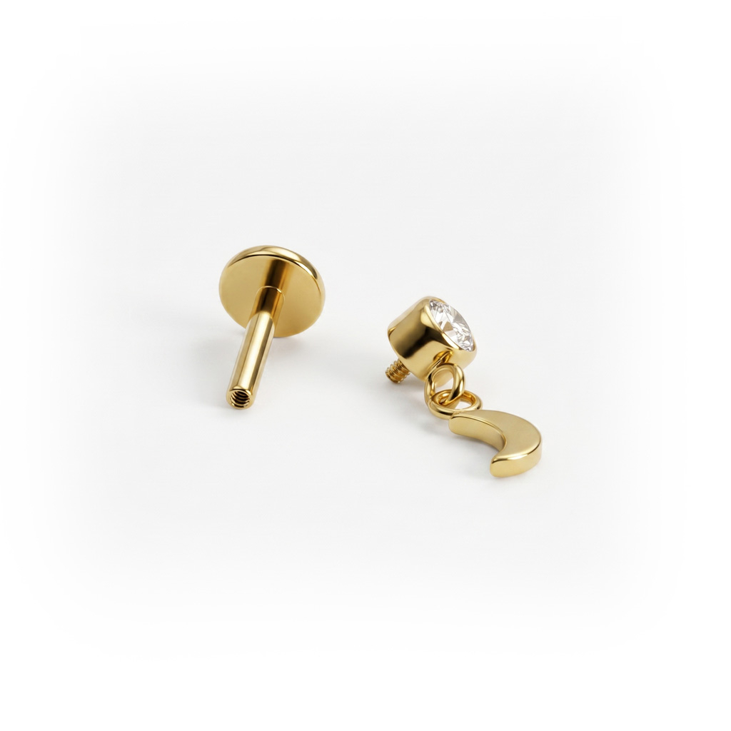 Labret de titânio com pendente de lua