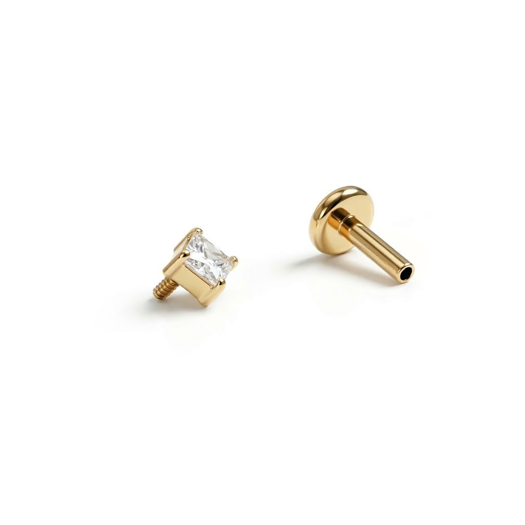 Labret em titânio com pedra em forma de diamante