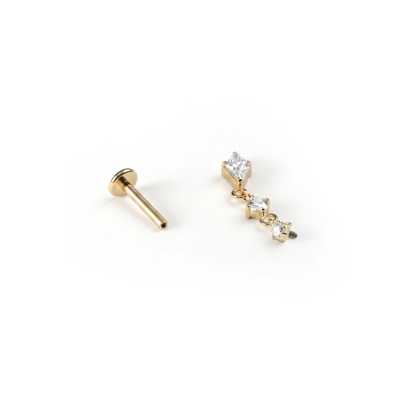 Labret de titânio com pedras em cascata