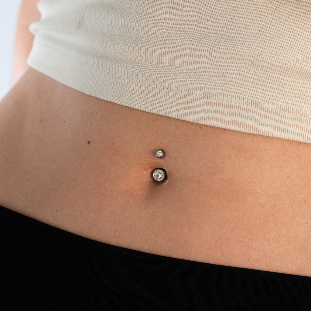 Umbigo piercing de aço cirúrgico com duas pedras coloridas em várias cores