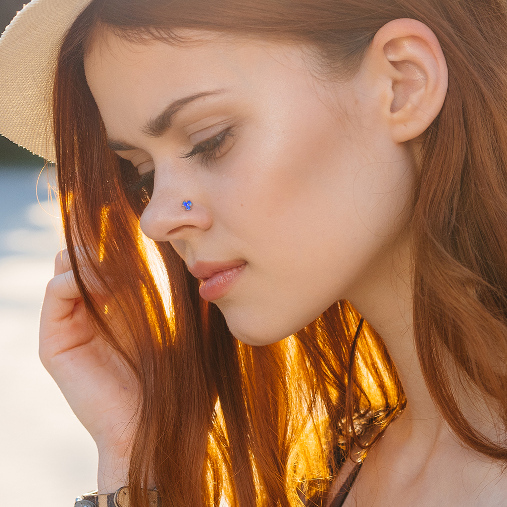 Nariz piercing em ouro de 14 quilates com 3 opalas