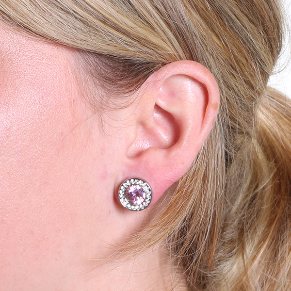 Plug com uma pedra grande e várias pequenas