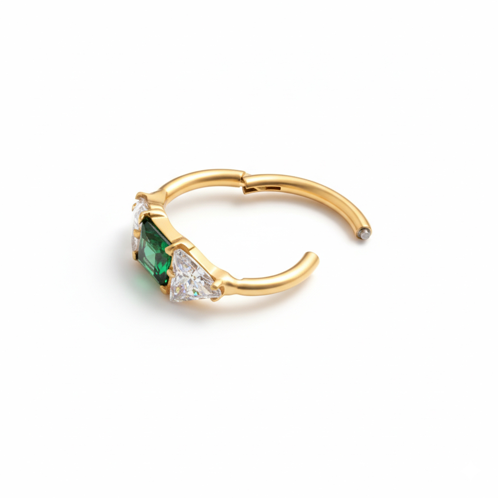 Argola em titânio com pedra verde no centro