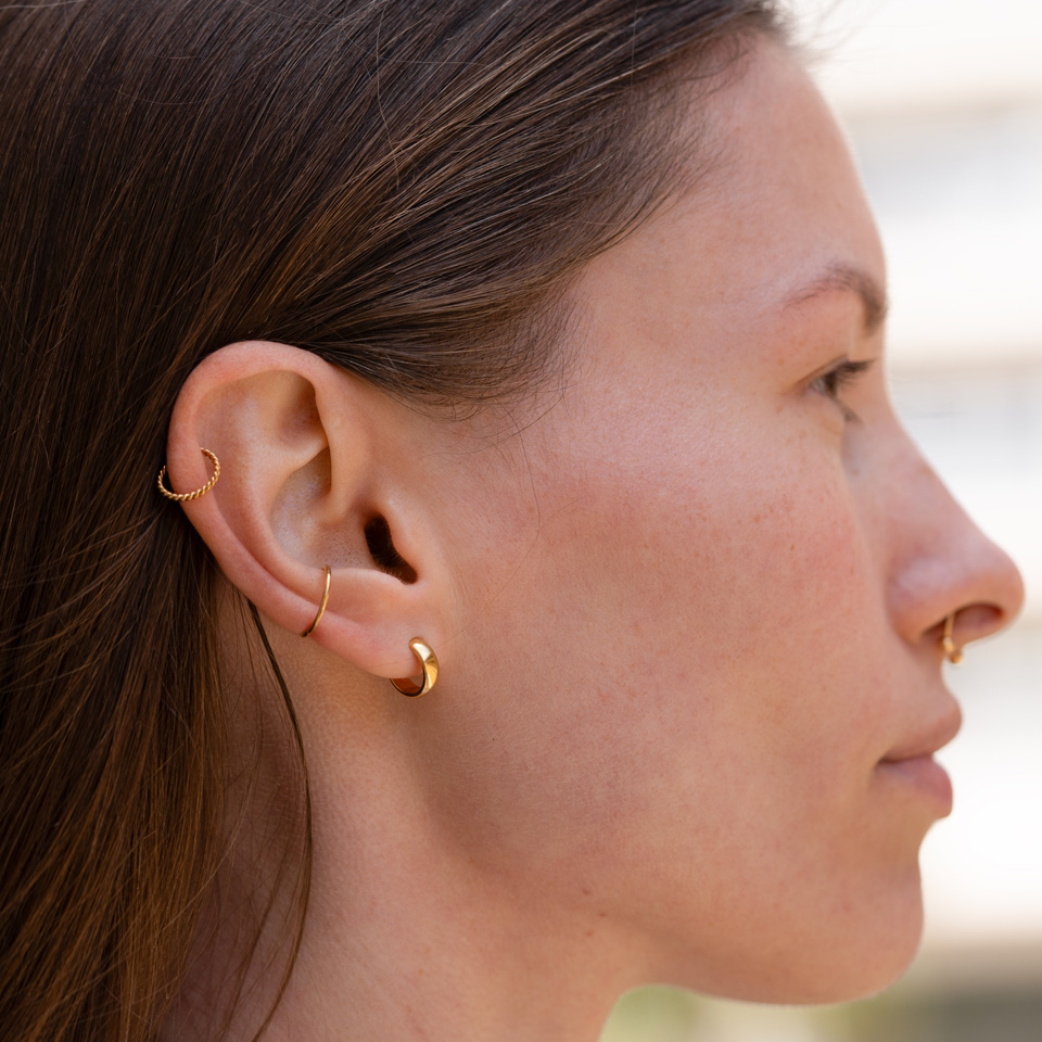 Argola contínua e articulada com cor à escolha