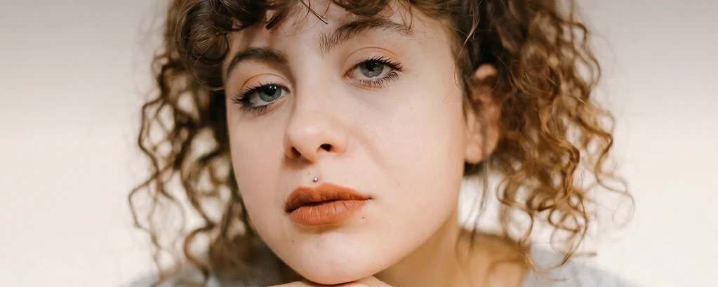 Joias em titânio para piercing no lábio