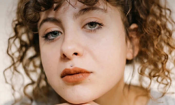 Joias em titânio para piercing no lábio